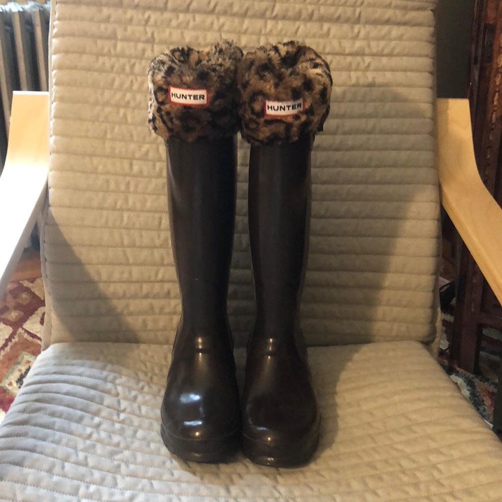Hunter gross tall brown with leopard socks, EU 37